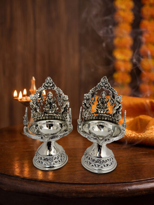 Lakshmi Annapakshi Kamakshi Deepam